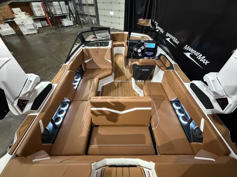 Slide: The Image of Nautique Super Air Nautique S21 2026 - 24