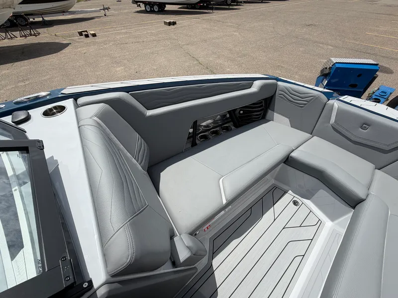 Slide: The Image of Nautique Super Air Nautique G25 2026 - 39