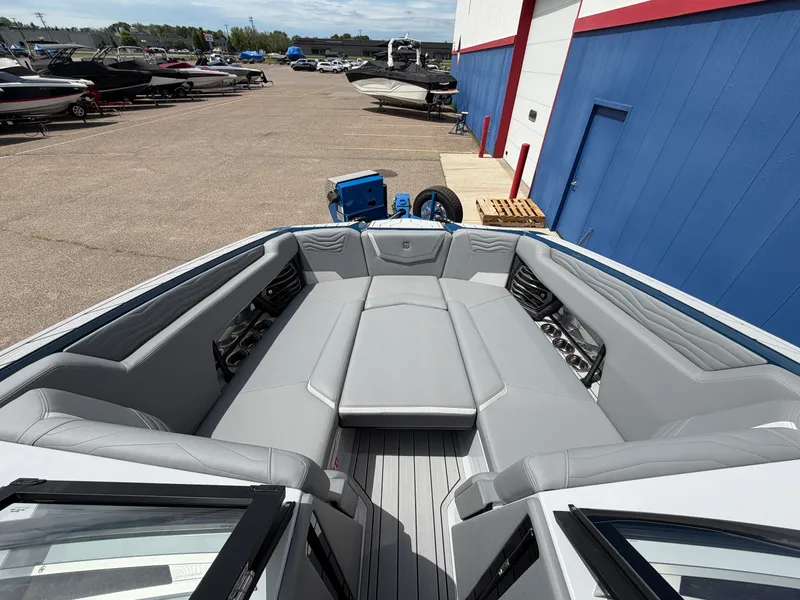 Slide: The Image of Nautique Super Air Nautique G25 2026 - 36