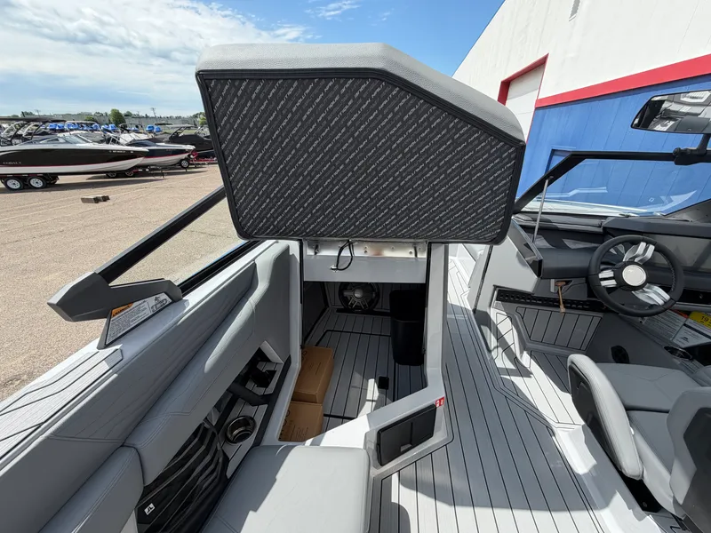 Slide: The Image of Nautique Super Air Nautique G25 2026 - 29