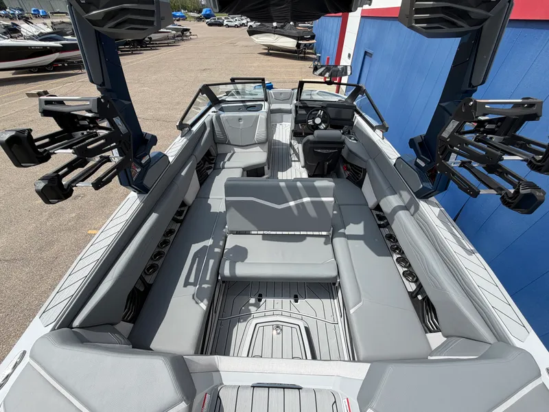 Slide: The Image of Nautique Super Air Nautique G25 2026 - 18