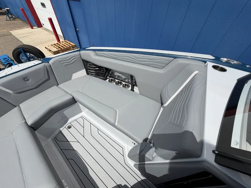 Slide: The Image of Nautique Super Air Nautique G25 2026 - 41