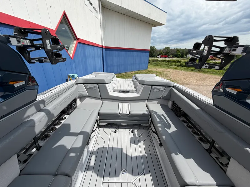 Slide: The Image of Nautique Super Air Nautique G25 2026 - 19