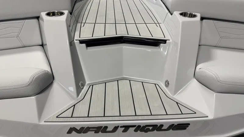 Slide: The Image of Nautique Super Air Nautique G23 2026 - 13