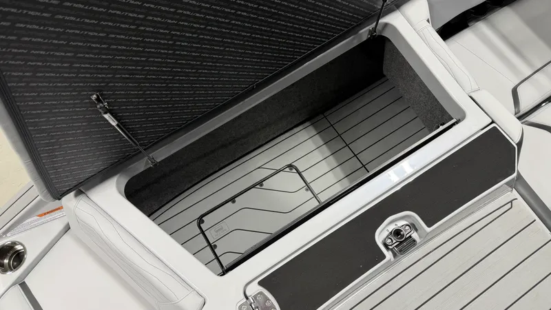 Slide: The Image of Nautique Super Air Nautique G23 2026 - 16
