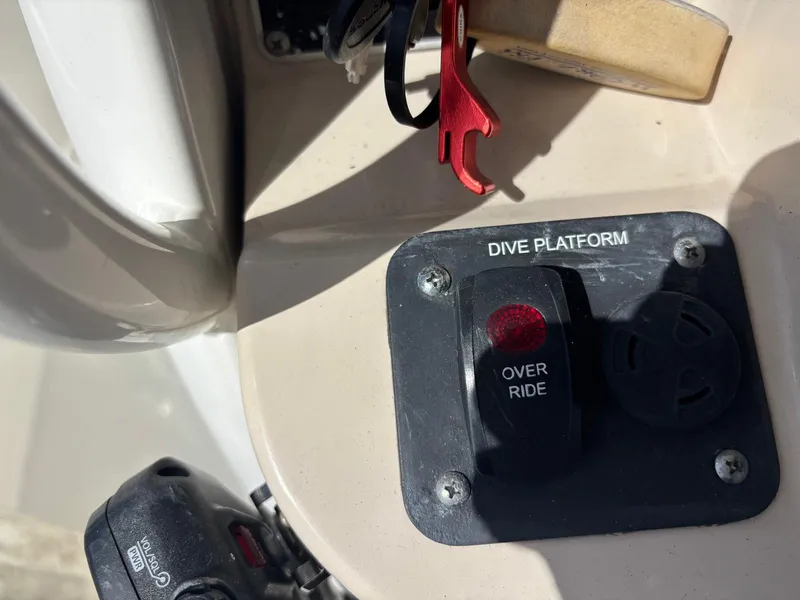 Slide: The Image of Boston Whaler 270 DAUNTLESS 2020 - 15