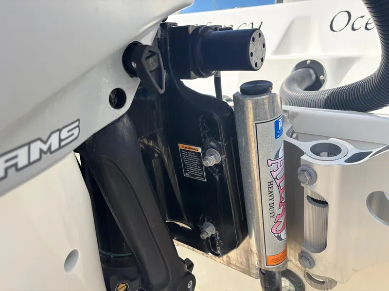 Slide: The Image of Boston Whaler 270 DAUNTLESS 2020 - 21