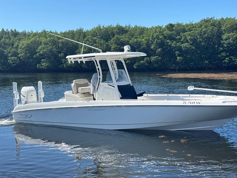 Slide: The Image of Boston Whaler 270 DAUNTLESS 2020 - 6