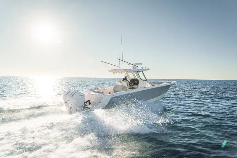 Slide: The Image of Boston Whaler 330 Outrage 2026 - 11