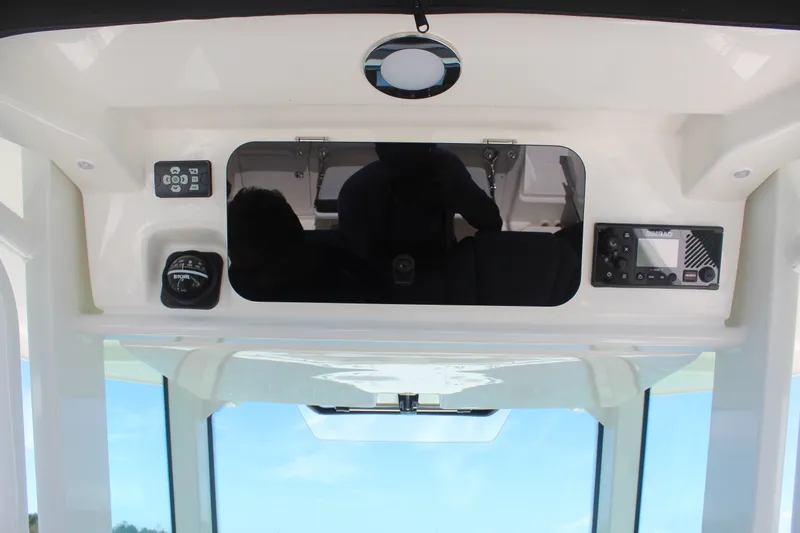 Slide: The Image of Boston Whaler 330 Outrage 2026 - 22