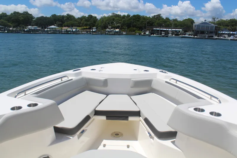 Slide: The Image of Boston Whaler 330 Outrage 2026 - 31