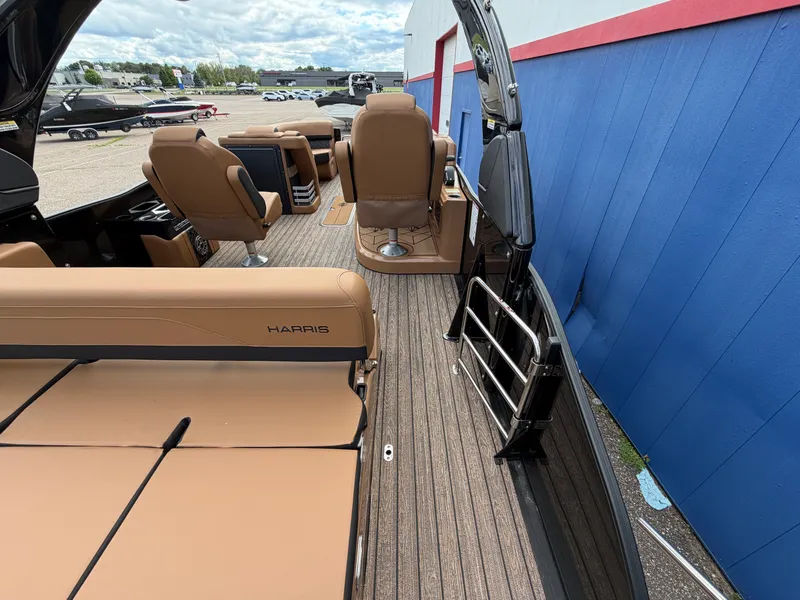 Slide: The Image of Harris 230 Grand Mariner 2026 - 21