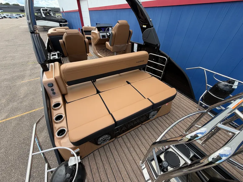 Slide: The Image of Harris 230 Grand Mariner 2026 - 30
