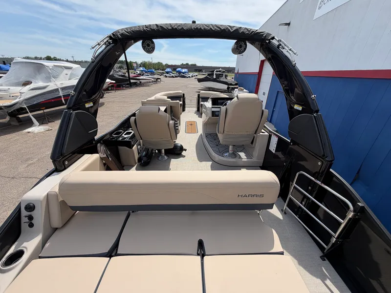 Slide: The Image of Harris Grand Mariner 250 2026 - 14