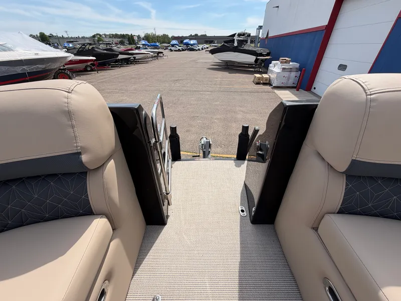 Slide: The Image of Harris Grand Mariner 250 2026 - 48