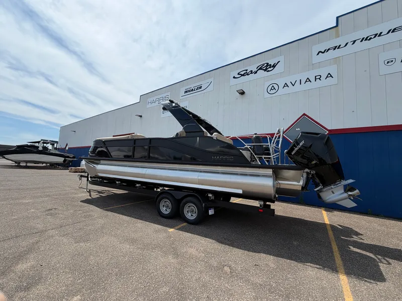 Slide: The Image of Harris Grand Mariner 250 2026 - 7