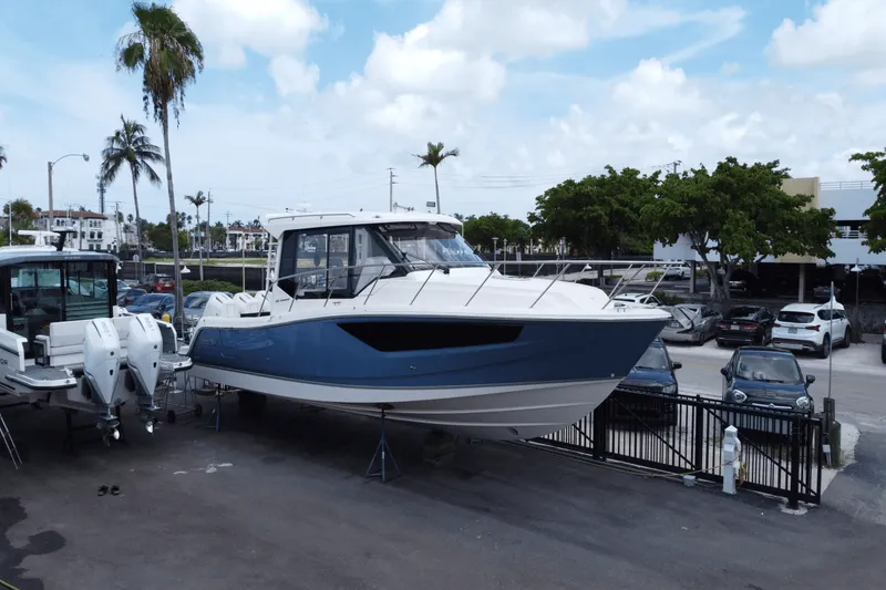 The Image of Boston Whaler 365 Conquest 2025 - 0