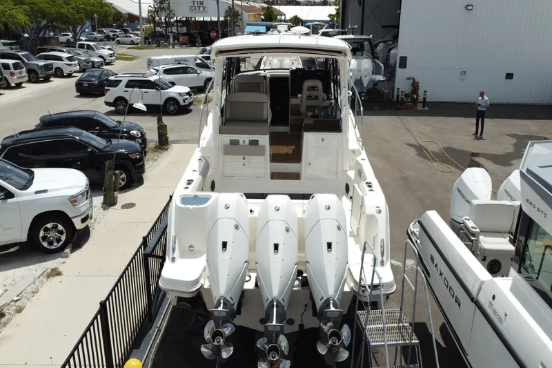 Slide: The Image of Boston Whaler 365 Conquest 2025 - 15