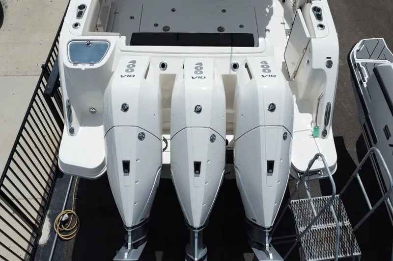 Slide: The Image of Boston Whaler 365 Conquest 2025 - 16