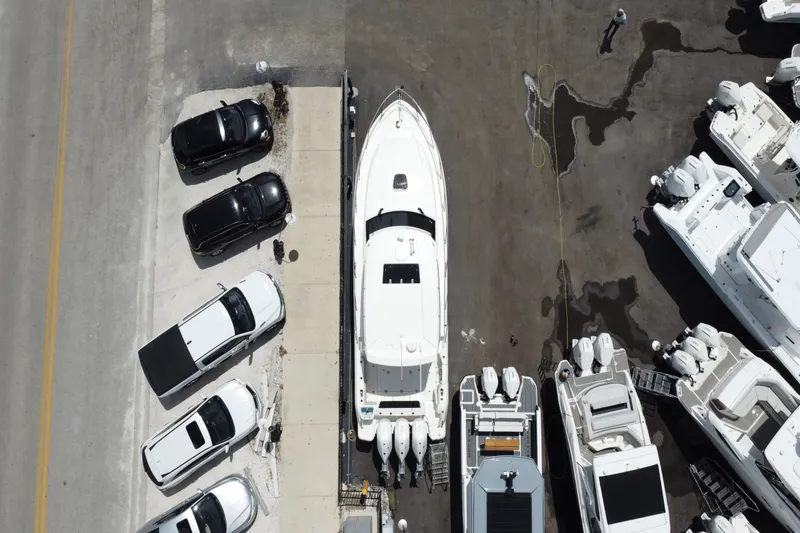 Slide: The Image of Boston Whaler 365 Conquest 2025 - 17