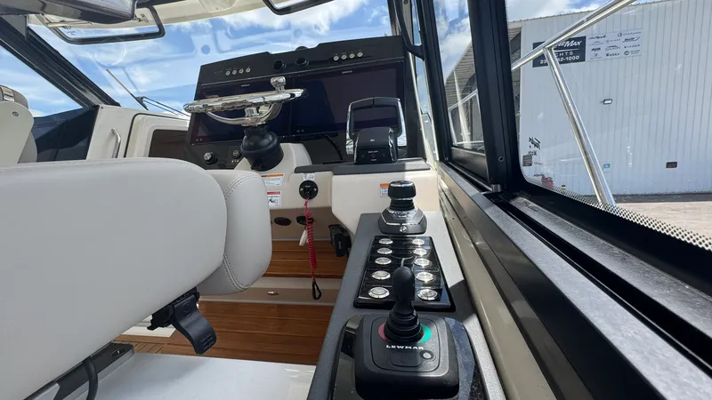 Slide: The Image of Boston Whaler 365 Conquest 2025 - 24