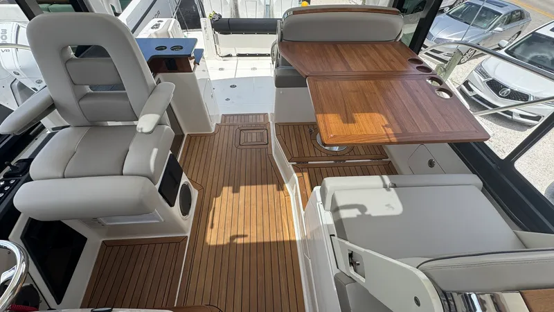 Slide: The Image of Boston Whaler 365 Conquest 2025 - 30
