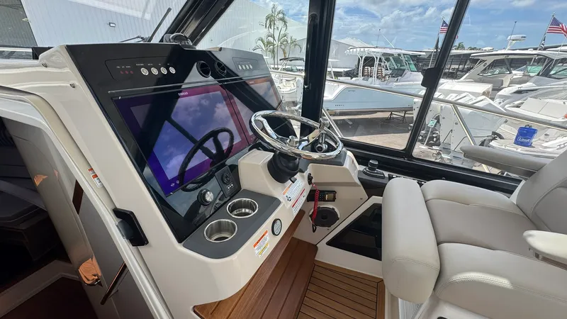 Slide: The Image of Boston Whaler 365 Conquest 2025 - 37