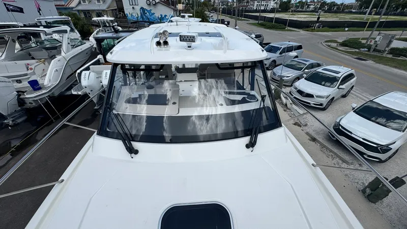 Slide: The Image of Boston Whaler 365 Conquest 2025 - 68