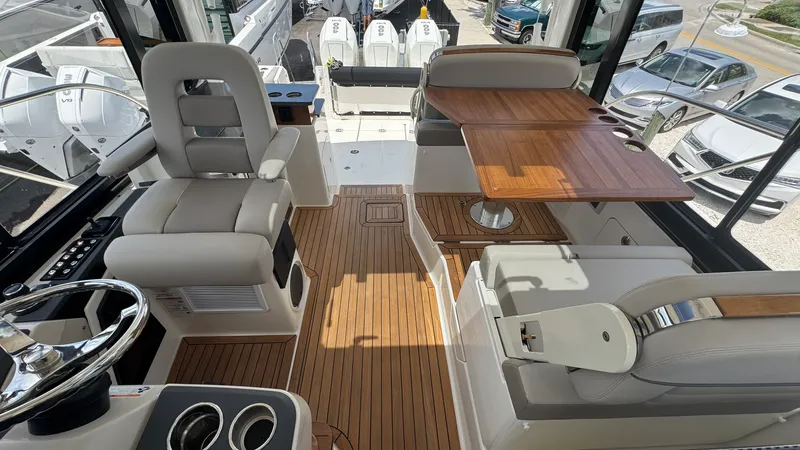 Slide: The Image of Boston Whaler 365 Conquest 2025 - 32