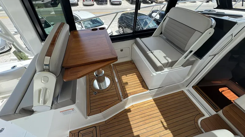 Slide: The Image of Boston Whaler 365 Conquest 2025 - 25