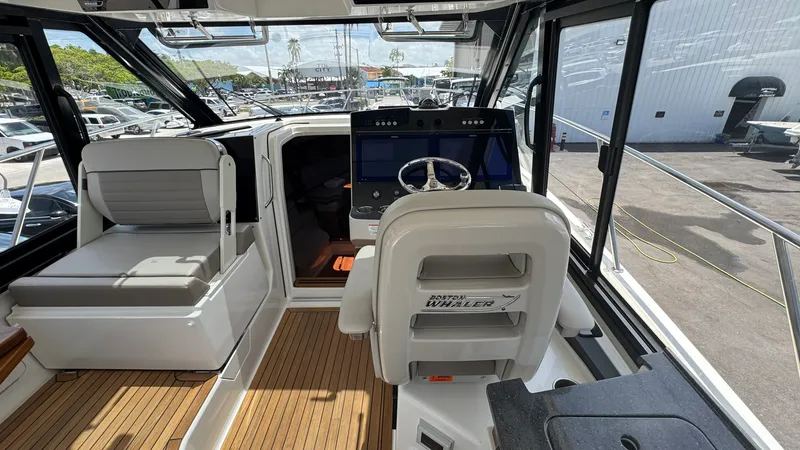 Slide: The Image of Boston Whaler 365 Conquest 2025 - 20