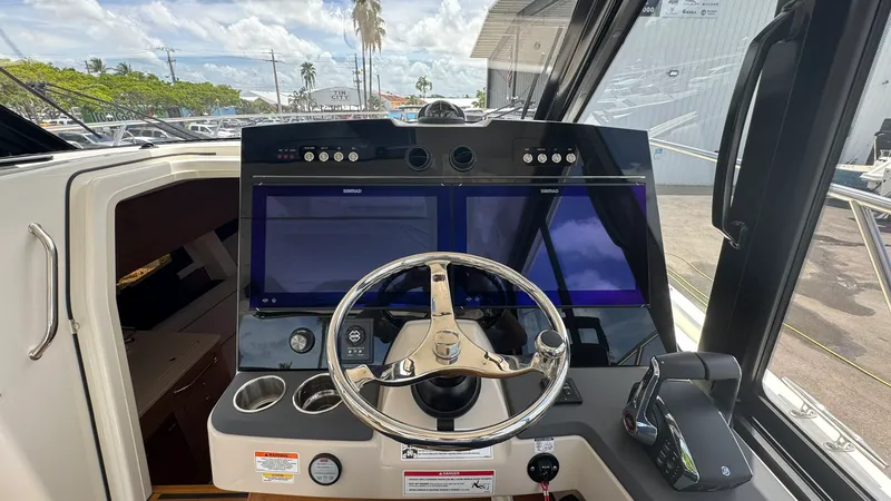 Slide: The Image of Boston Whaler 365 Conquest 2025 - 42