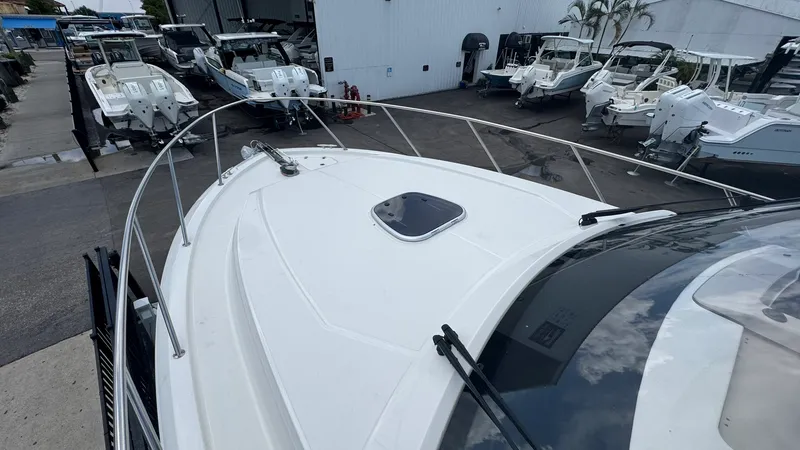 Slide: The Image of Boston Whaler 365 Conquest 2025 - 72