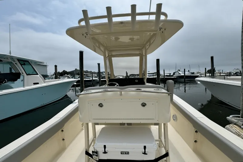 Slide: The Image of Scout 240 XSF 2025 - 15