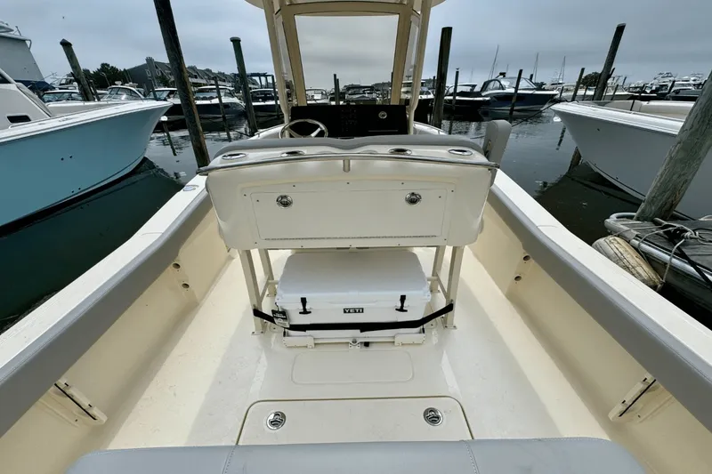 Slide: The Image of Scout 240 XSF 2025 - 16