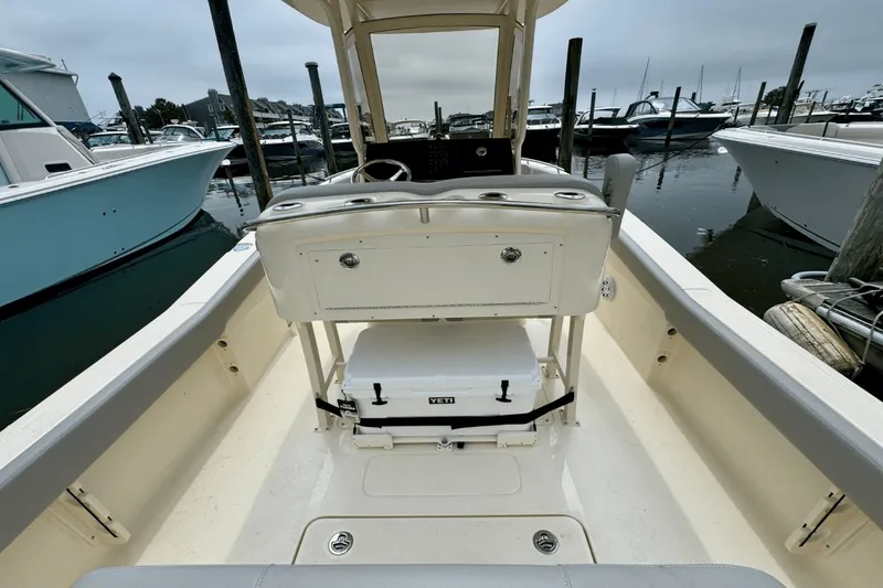 Slide: The Image of Scout 240 XSF 2025 - 17