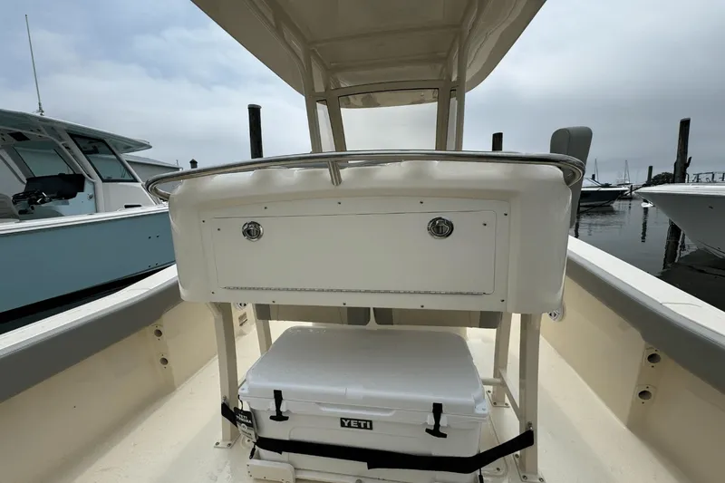 Slide: The Image of Scout 240 XSF 2025 - 18