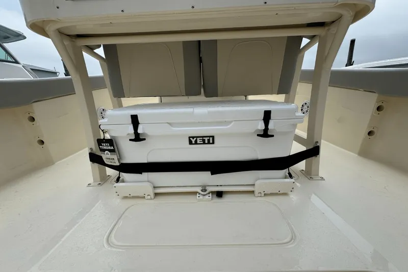 Slide: The Image of Scout 240 XSF 2025 - 20