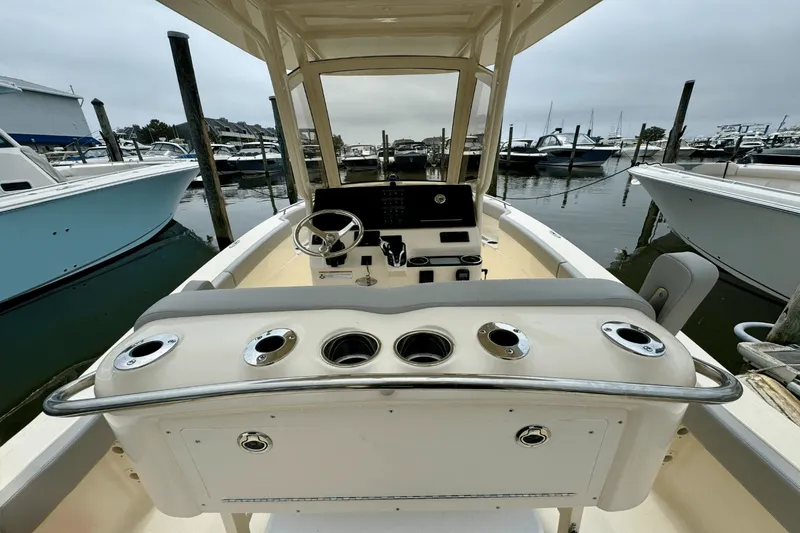 Slide: The Image of Scout 240 XSF 2025 - 21