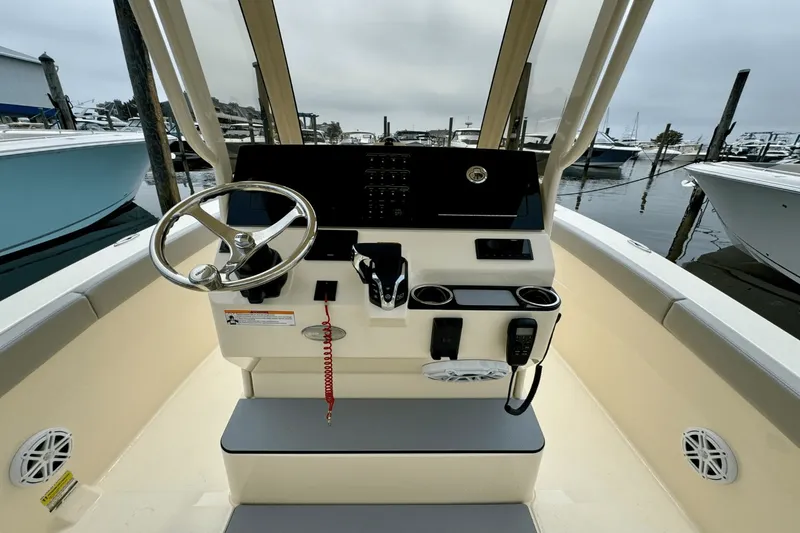 Slide: The Image of Scout 240 XSF 2025 - 24