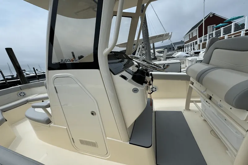 Slide: The Image of Scout 240 XSF 2025 - 26