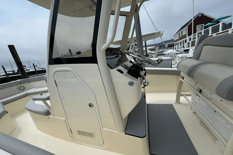 Slide: The Image of Scout 240 XSF 2025 - 27