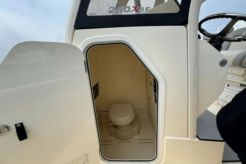 Slide: The Image of Scout 240 XSF 2025 - 28