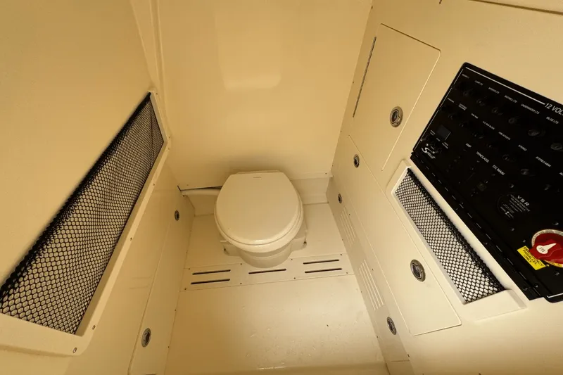 Slide: The Image of Scout 240 XSF 2025 - 29