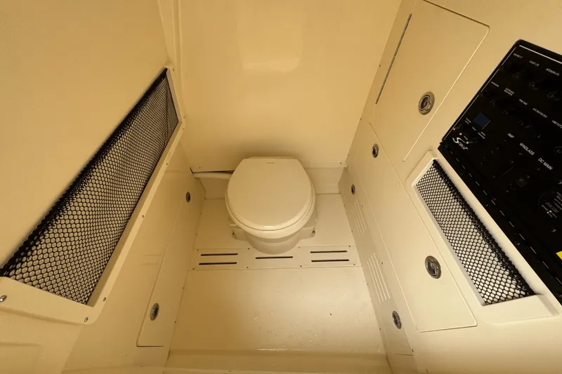 Slide: The Image of Scout 240 XSF 2025 - 30