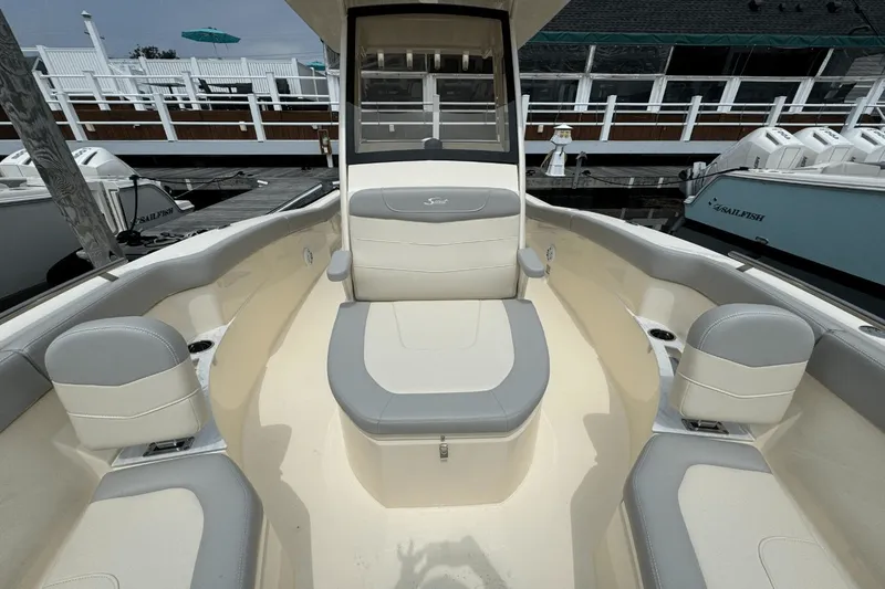 Slide: The Image of Scout 240 XSF 2025 - 33