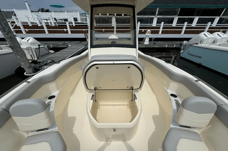 Slide: The Image of Scout 240 XSF 2025 - 35