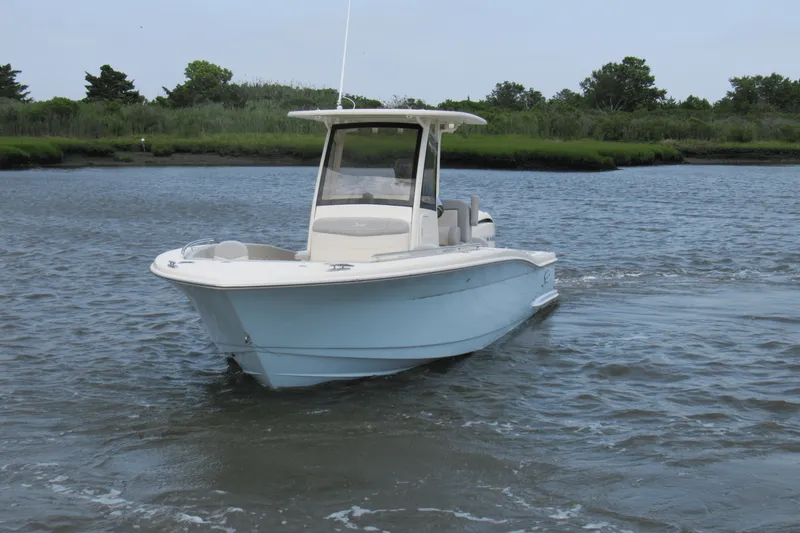 Slide: The Image of Scout 240 XSF 2025 - 5