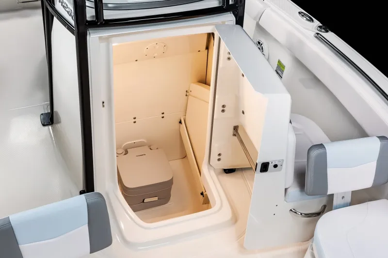 Slide: The Image of Robalo EXPLORER CC R232EX 2027 - 6
