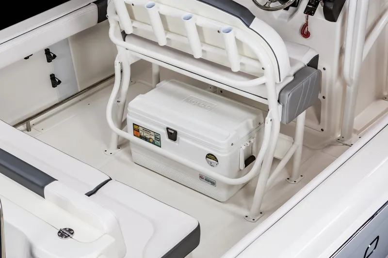 Slide: The Image of Robalo EXPLORER CC R222EX 2027 - 8